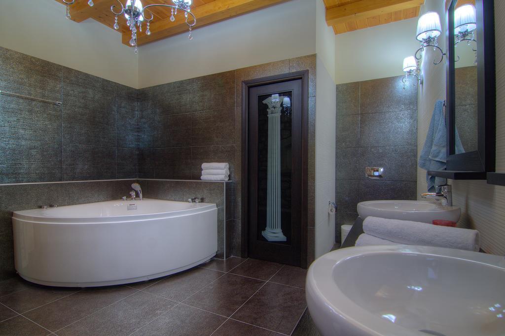 Green Paradise Villa Margarítai Room photo